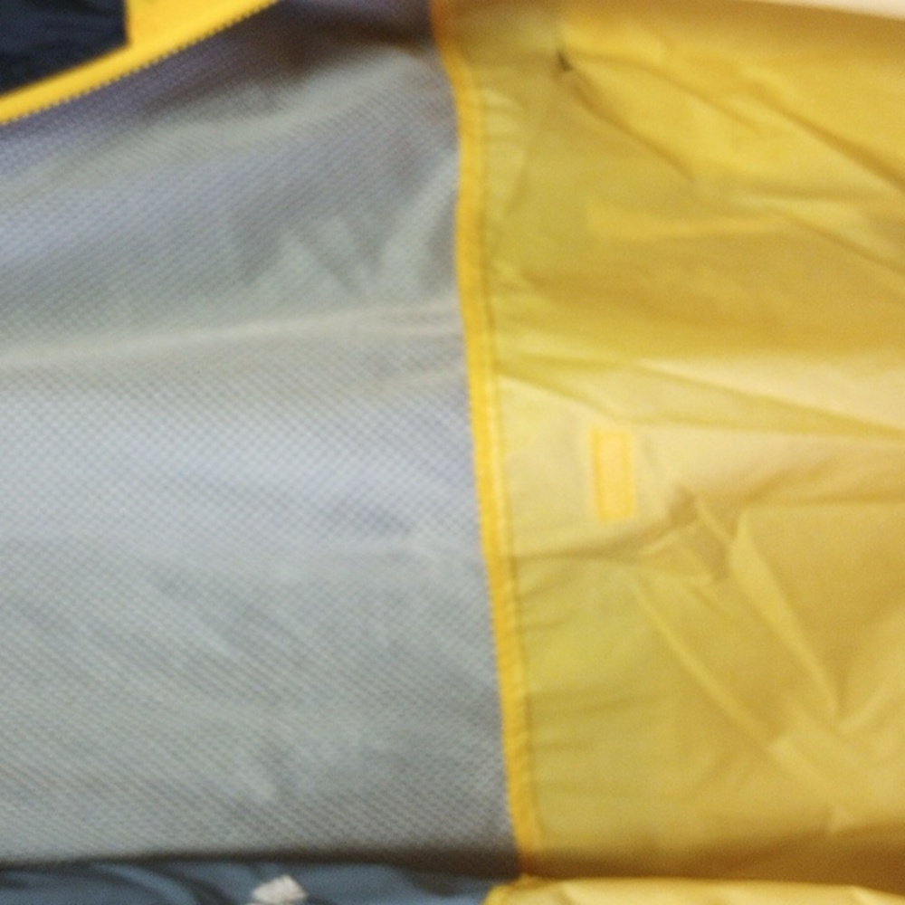 Columbia Sportswear Large Lightweight Windbreaker Jacket w/ Hood, Yellow & Black - Picture 4 of 7